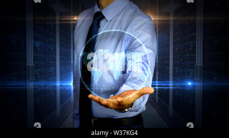 Mann mit Welt Hologramm auf der Hand. Geschäftsmann, futuristisches Konzept der Globalisierung, weltweite Netzwerk, International Business und Social Media c Stockfoto