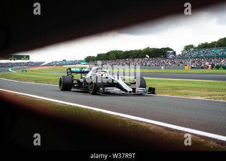 TOWCESTER, Vereinigtes Königreich. 13. Juli, 2019. Lewis Hamilton Mercedes im Qualifying in der Formel 1 Rolex Grand Prix von Großbritannien 2019 in Silverstone Circuit am Samstag, Juli 13, 2019 in TOWCESTER, ENGLAND. Credit: Taka G Wu/Alamy leben Nachrichten Stockfoto