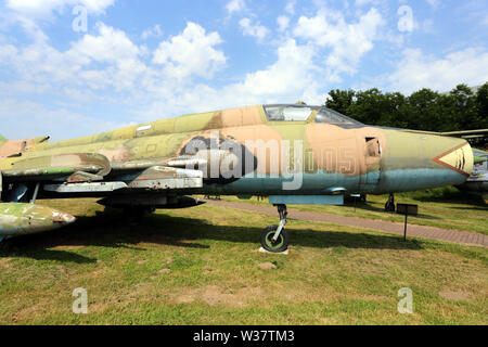 Krakau. Krakau. Polen. Museum der Polnischen Luftfahrt. Suchoi Su 22 M4 "Fitter" Jet Fighter-Bomber. Stockfoto