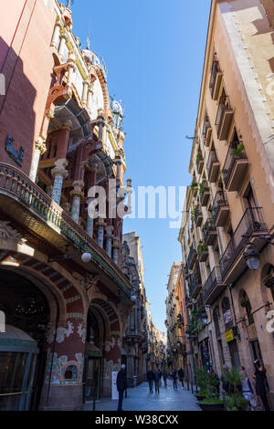 Barcelona, Spanien - November 03, 2018: antike Stadt Straße in Barcelona. Spanien. Stockfoto