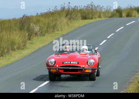 Lancashire Automobil Club von Küste zu Küste 2019; ab dem Midland Hotel in Morecambe und Dunsley Hall im Sandsend in der Nähe von Whitby dieser Oldtimer von Küste zu Küste Rallye Route überquert die Höhen der fantastischen Landschaft in den Trog von Bowland mit Blick über Morecambe Bay. Die Veranstaltung ist offen für klassische und geschätzten Erbe Autos aller Altersgruppen nehmen die Herausforderung an und eine Strecke mit rund 170 Meilen von den Strassen und Autobahnen des ländlichen England. Stockfoto