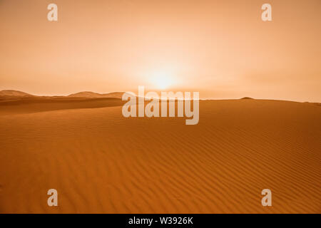 Majestätisch schöne Szene von Merzouga Dünen der Sahara Wüste Marokko. Stockfoto