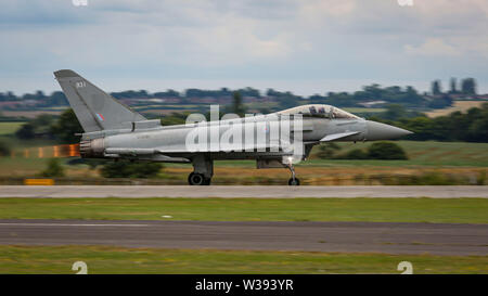 Yeovilton, UK. 13. Juli, 2019. Die RAF-Eurofighter Typhoon FGR 4 nehmen Sie an der Airshow in Yeovilton. Quelle: Matthew Lofthouse/Alamy leben Nachrichten Stockfoto