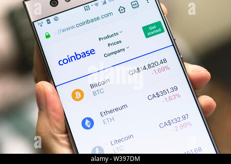 Coinbase Webiste, Bitcoin, des Astraleums, Litecoin Cryptocurrency auf Android Smartphone Mobiltelefon Stockfoto