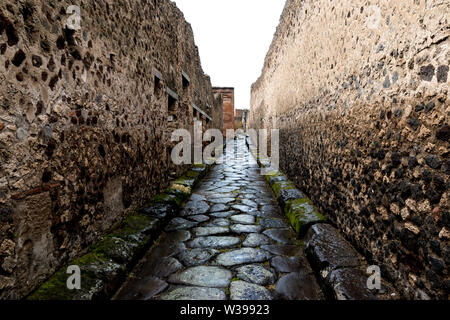 Eine gut erhaltene römische Straße von Pompeji, Italien Stockfoto