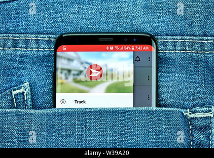 MONTREAL, KANADA - Dezember 23, 2018: Canada Post android app auf Samsung S8-Bildschirm. Canada Post ist eine Krone Corporation, die Funktionen wie die primäre Stockfoto