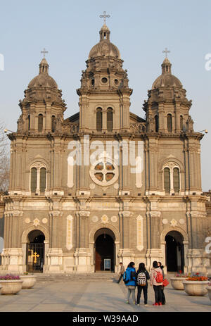 St. Joseph's Church, Wangfujing Kathedrale, in der Wangfujing Straße, Peking, China. Wangfujing ist eine Einkaufsstraße in Peking. Kirche Beijing Wangfujing. Stockfoto