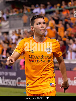 Houston, Texas, USA. 12. Juli, 2019. Houston Dynamo Mittelfeldspieler Tomas Martinez (10) Bei einem Match zwischen Los Angeles FC und Houston Dynamo bei BBVA Stadion in Houston, Texas. Die endgültige LAFC gewinnt 3-1. Maria Lysaker/CSM/Alamy leben Nachrichten Stockfoto