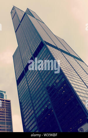 CHICAGO, Illinois, USA - 30. März 2016: Willis Tower ehemals Sears Tower in Chicago. Es ist 442 m hoch. Stockfoto
