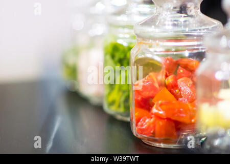 Tomaten in Glas, Erhaltung der Tomaten, selektiven Fokus Stockfoto