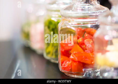 Tomaten in Glas, Erhaltung der Tomaten, selektiven Fokus Stockfoto