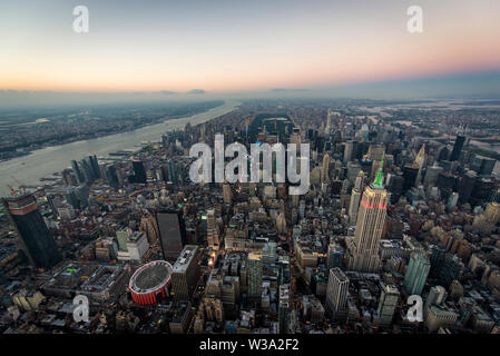 Blick auf NY Wahrzeichen von Hubschrauber Tour Stockfoto