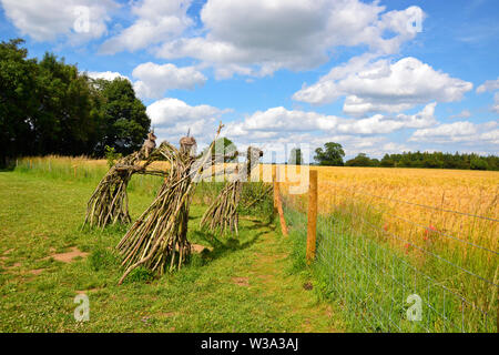 Drei Feen Skulptur, des Königs Männer Steinkreis, der Rollright Stones, Stein, große Rollright, Chipping Norton, Oxfordshire, UK Stockfoto