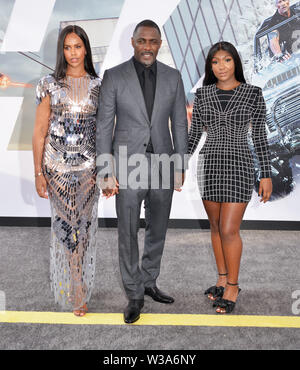 Los Angeles, USA. 13. Juli, 2019. Sabrina Dhowre Elba, Idris Elba, Isan Elba 040 kommt bei der Premiere von Universal Pictures' "Fast & Furious präsentiert Hobbs & Shaw" bei Dolby Theater am Juli 13, 2019 in Hollywood, California Credit: Tsuni/USA/Alamy leben Nachrichten Stockfoto