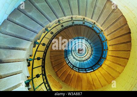 Wendeltreppen architektonisch sehr alter Wendeltreppenkoffer Stockfoto