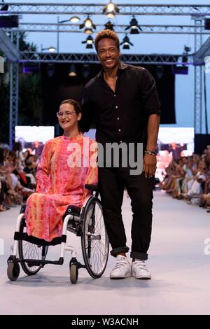 Malaga, Spanien. 14. Juli, 2019. Globale Geschenk fashion show mit Eva Longoria, Gary Dourdan von CSI, Lana Carrillo, Victorio und Luquino und Maria Bravo in Marbella, Juli 14, 2019 Credit: CORDON PRESSE/Alamy leben Nachrichten Stockfoto