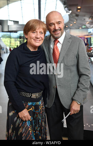 München, Deutschland. 13. Juli, 2019. Rosi Mittermaier mit Ehemann Christian Neureuther, Bayerische Sport Award 2019 in der BMW Welt, Roter Teppich, Roter Teppich am 13.07.2019. | Verwendung der weltweiten Kredit: dpa/Alamy leben Nachrichten Stockfoto
