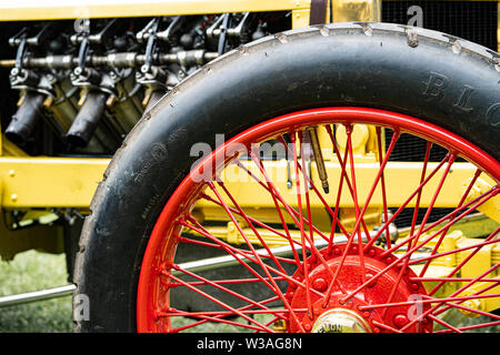 Nahaufnahme von einem Oakland Romano American Classic Cars im Oakamoor Hill Climb, 13. Juli 2019, Oakamoor, Staffordshire, Großbritannien Stockfoto