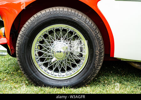 In der Nähe von Rad, Austin Healey 3000 Mk 3 (BJ 8) 1965, Oldtimer am Oakamoor Hill Climb, 13. Juli 2019, Oakamoor, Staffordshire, Großbritannien Stockfoto