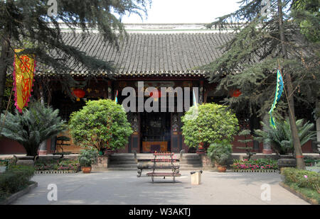 Hunyuan Halle an der Grünen Ram Tempel oder Grünen Ziege Tempel in Chengdu, China. Auch als die Grüne Ram oder Ziege Kloster bekannt. Eine Chinesische taoistische Tempel. Stockfoto