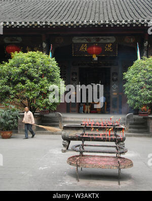 Hunyuan Halle an der Grünen Ram Tempel oder Grünen Ziege Tempel in Chengdu, China. Auch als die Grüne Ram oder Ziege Kloster bekannt. Eine Chinesische taoistische Tempel. Stockfoto