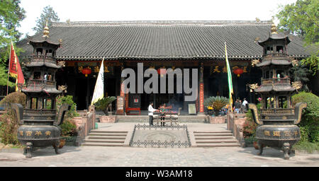 Die Halle der Drei Reinheiten an den grünen Ram Tempel oder Grünen Ziege Tempel in Chengdu, China. Eine Chinesische taoistische Tempel. Grüne Ram Tempel, Chengdu, China. Stockfoto