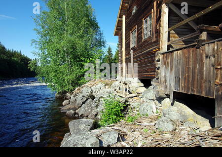 Alte und verlassene Utanheds Mühle in der vansbro Kommun Dalarna, Schweden wurde verwendet, um verschiedene Blume für Brot aus verschiedenen Körnern zu machen. Stockfoto