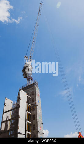 Krane über London Kings Cross Stockfoto