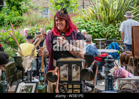 13/07/2019 Halifax, West Yorkshire, UK Hebden Bridge Steampunk Festival kehrt am 13. und 14. Juli 2019 - freuen Sie sich auf ein Wochenende voller Spaß und Stockfoto