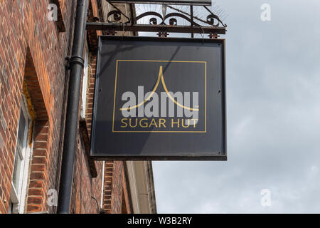 Das Sugar Hut, High Street Brentwood Essex. Eine bekannte Diskothek und die ursprüngliche Heimat von "Der einzige Weg, Essex' ist TOWIE. Stockfoto