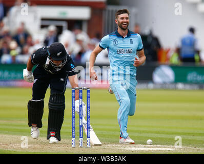 London, Großbritannien. 14. Juli, 2019. LONDON, ENGLAND. Juli 14: Markierung Holz von England während der ICC Cricket World Cup Finale zwischen England und Neuseeland an Cricket Ground des Herrn am 14. Juli 2019 in London, England. Credit: Aktion Foto Sport/Alamy leben Nachrichten Stockfoto