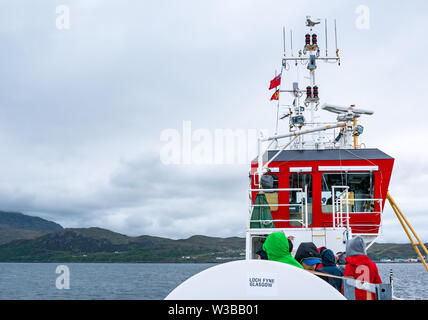Caledonian MacBrayne Fähren reisen über Sound of Sleat zu Isle of Skye, Scottish Highlands, Schottland, UK Stockfoto