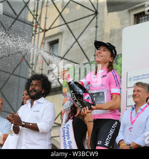 Udine, Italien. 14. Juli, 2019. Udine - 14-07-2019, Radfahren, Stufe 10, Meiringen 10 San Vito al Tagliamento - Udine, giro Rosa, Annemiek Van Vleuten wint de Giro rosa Credit: Pro Schüsse/Alamy leben Nachrichten Stockfoto