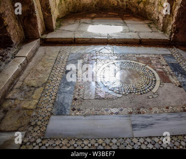 Der Boden im Zimmer, in der Kirche des Heiligen Nikolaus in Demre. Stockfoto