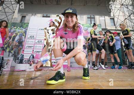 Udine, Italien. 14. Juli, 2019. Udine - 14-07-2019, Radfahren, Stufe 10, Meiringen 10 San Vito al Tagliamento - Udine, giro Rosa, Annemiek Van Vleuten wint de Giro rosa Credit: Pro Schüsse/Alamy leben Nachrichten Stockfoto