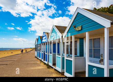 Umkleidekabinen am Strand, Sommer Tagen, Suffolk Stockfoto