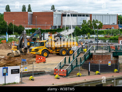 Der Bau der Erweiterung zu Castle Quay Shopping Centre, Banbury, Oxfordshire in den frühen Phasen der Entwicklung. 01.07.2019 Stockfoto