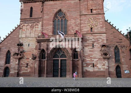 Einen allgemeinen Überblick über das Basler Münster, Schweiz Stockfoto