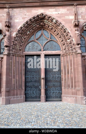 Einen allgemeinen Überblick über das Basler Münster, Schweiz Stockfoto