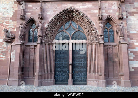 Einen allgemeinen Überblick über das Basler Münster, Schweiz Stockfoto