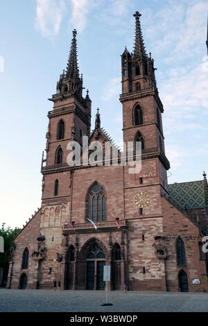 Einen allgemeinen Überblick über das Basler Münster, Schweiz Stockfoto