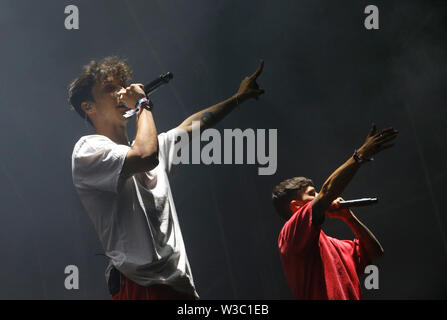 Ayax y Prok Brüder rap Sänger live während ihrer Show im Mallorca Live Festival 2019 Stockfoto