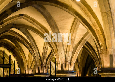 Mit typisch romanische Leiste vaulting Krypta, die Kathedrale von Rochester, Kent, England, Großbritannien Stockfoto