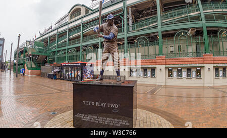 Denkmal am Wrigley Field Baseball Stadium - CHICAGO, USA - 10. Juni, 2019 Stockfoto