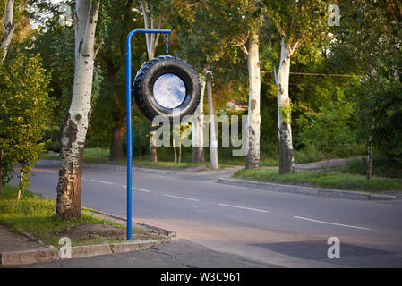 Schild Auto Service auf der Straße. Platz kopieren Stockfoto