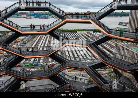 New York, USA - Juni 21, 2019: Das Schiff am Hudson Yards auf der West Side von Manhattan entfernt - Bild Stockfoto