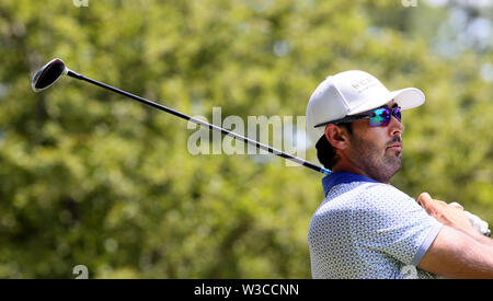 Juli 14, 2019 - Silvis, Iowa, USA - Andrew Landry paßt seinen Antrieb aus der erste T-Stück während der Endrunde, die von der John Deere Klassiker an TPC Deere Run in Silvis, Illinois Samstag, 14. Juli 2019. (Bild: © Kevin E. Schmidt/Viererkabel - Zeiten über ZUMA Draht) Stockfoto