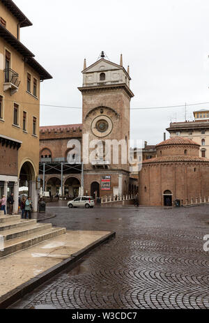 Der Palazzo della Ragione mit dem Torre dell'Orologio ('Clock Tower'). Mantua, Italien Stockfoto