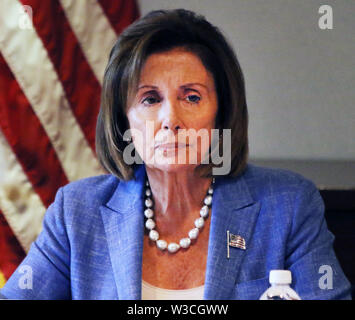 Nancy Pelosi 2015 Foto von JR Davis/CelebrityArchaeology.com Stockfoto