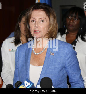 Nancy Pelosi 2015 Foto von JR Davis/CelebrityArchaeology.com Stockfoto